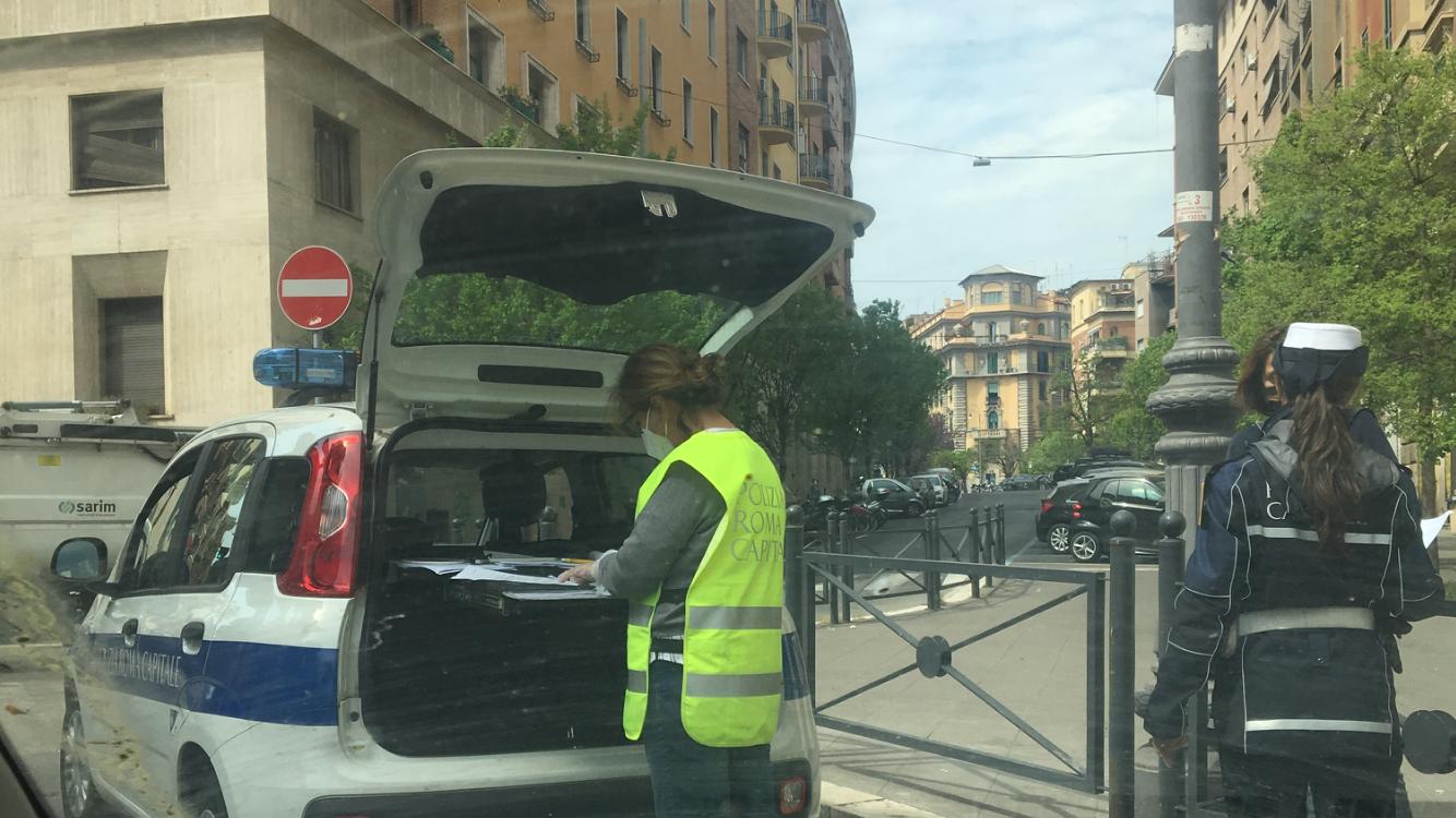 Covid 19 Continuano I Controlli Delle Forze Dell Ordine A Piazza