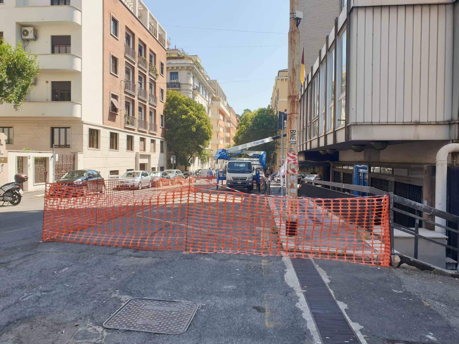 Via Cesare Beccaria perde alcuni posti auto: ecco fino a quando