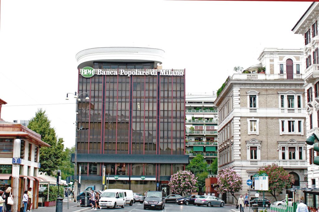 Piazzale Flaminio Allarme Bomba Nella Banca Popolare Di Milano Evacuata La Filiale Flaminio Parioli