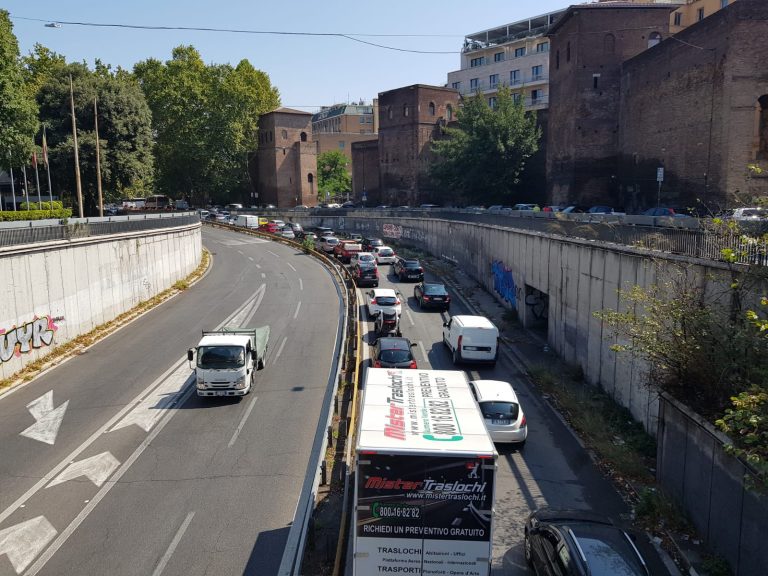 Muro Torto, traffico paralizzato a causa del sottovia Ignazio Guidi