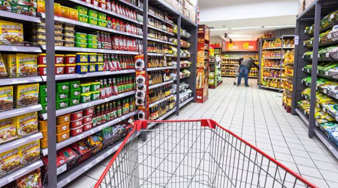 Prorogata la disciplina di apertura dei negozi