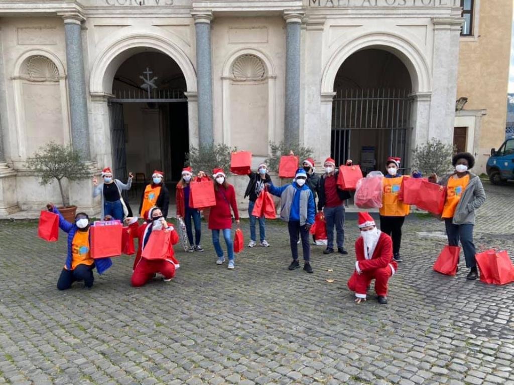 I volontari della Comunità di Sant'Egidio, che anche questo Natale saranno in strada con chi ha più bisogno