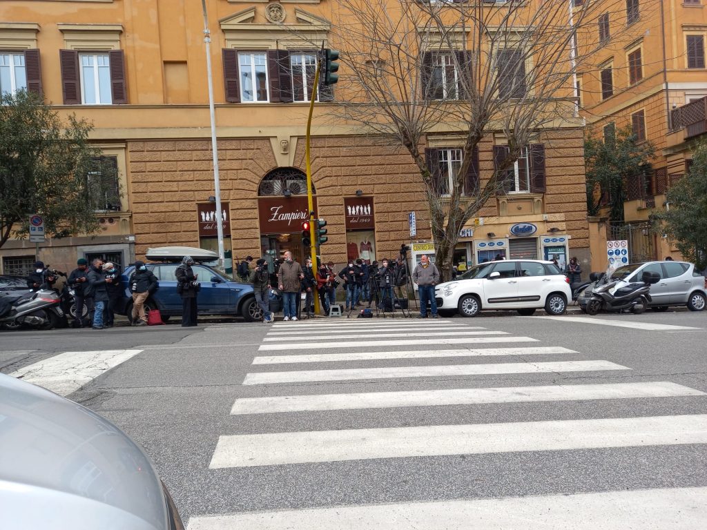 Il gruppo di fotografi radunati a viale Bruno Buozzi