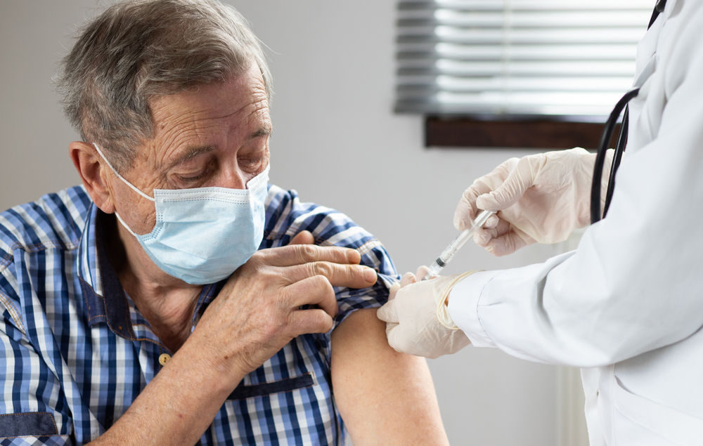 Vaccini anti-Covid per over 80