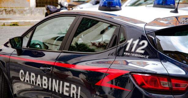 Una volante dei carabinieri