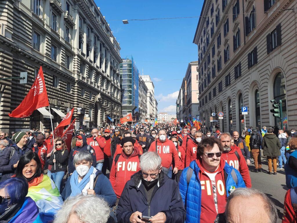 Il corteo contro la guerra in Ucraina