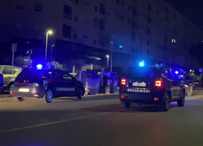 I carabinieri durante i controlli a Tor Bella Monaca