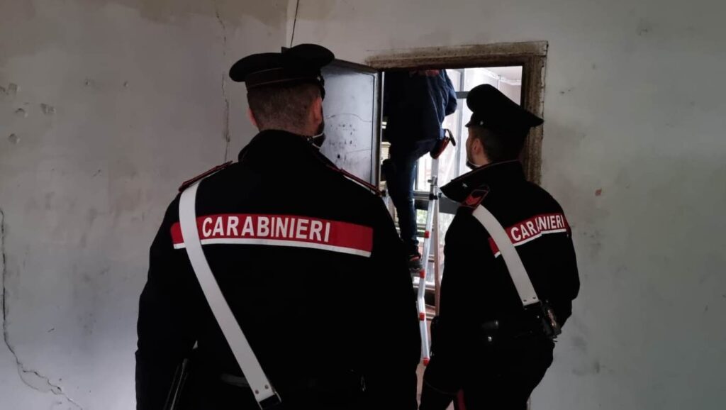 Blitz dei carabinieri a Tor Bella Monaca. Foto di repertorio