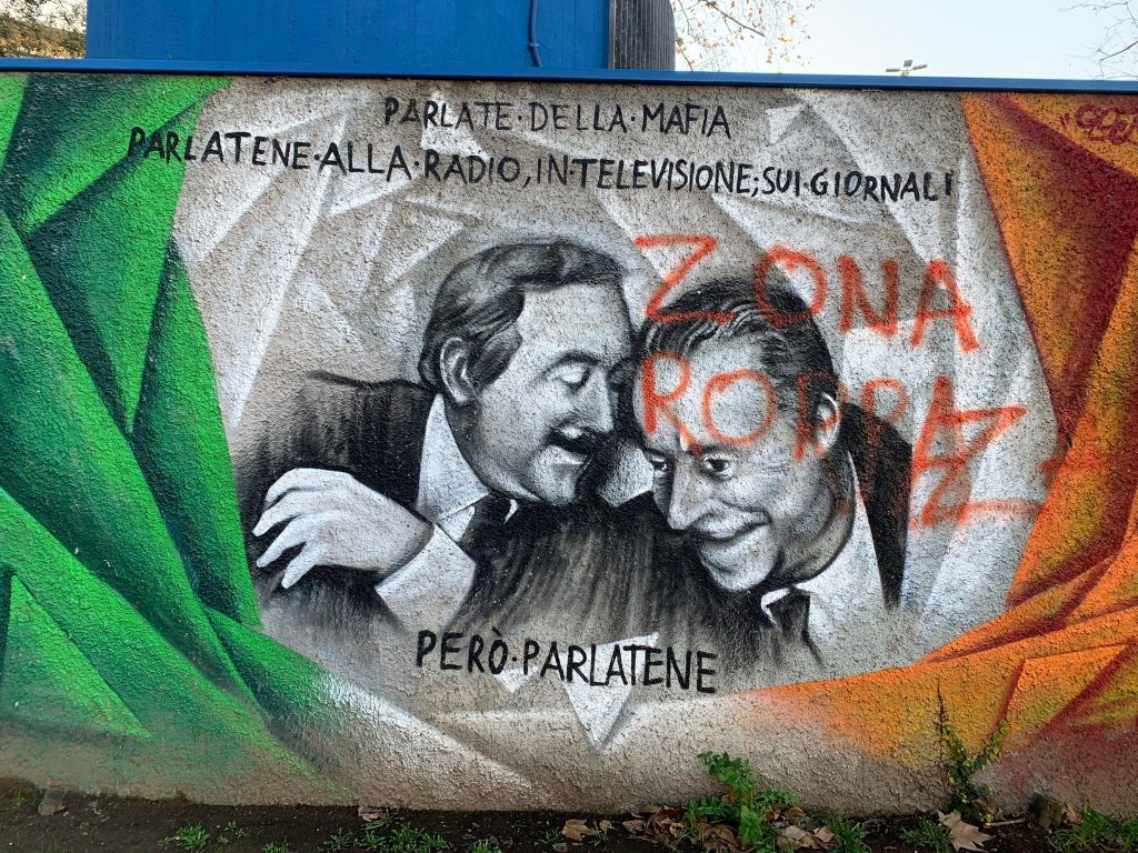 Il murale vandalizzato in piazza Bologna