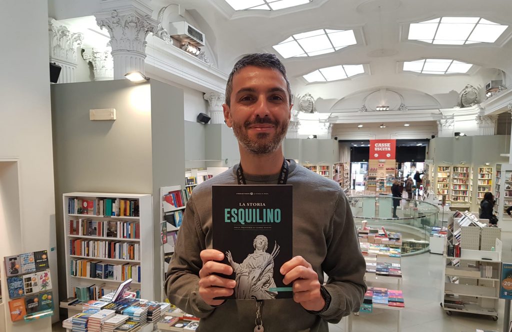 Il libraio Stefano con "La Storia dell'Esquilino"