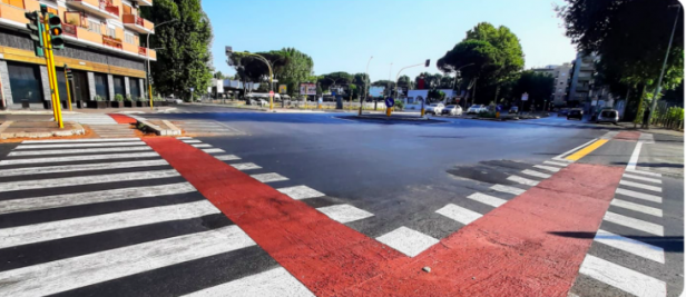 I nuovi attraversamenti ciclabili a piazza Primoli