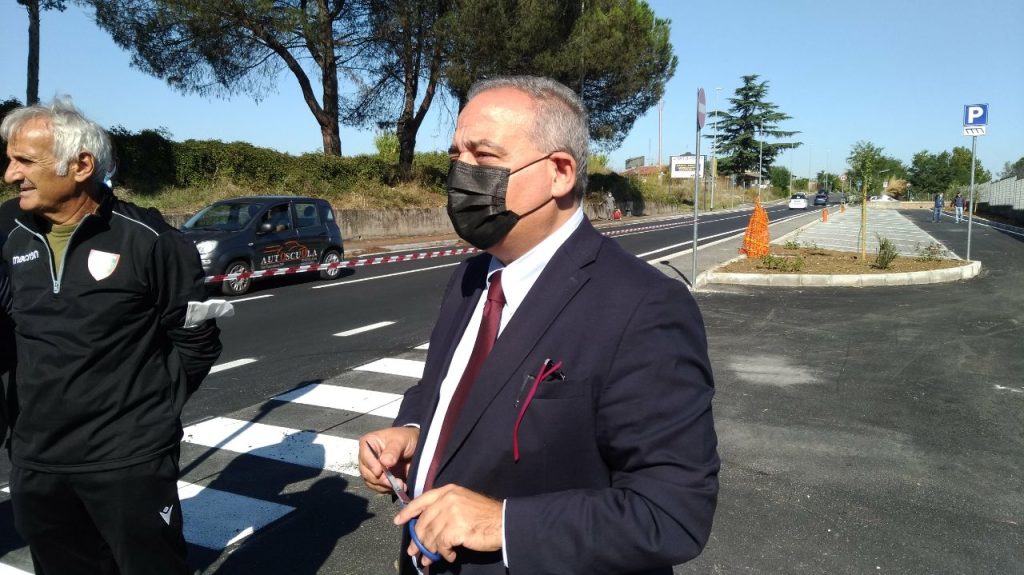 Il presidente Caudo inaugura il parcheggio di via Radicofani a Villa Spada