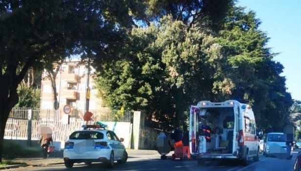 Incidente in via Cavriglia tra un'auto e una moto (Foto di Reporter-Montesacro)