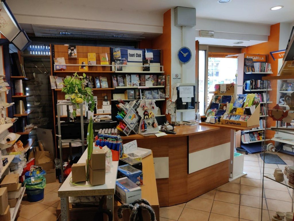 La libreria "Mondolibri" a Conca d'Oro
