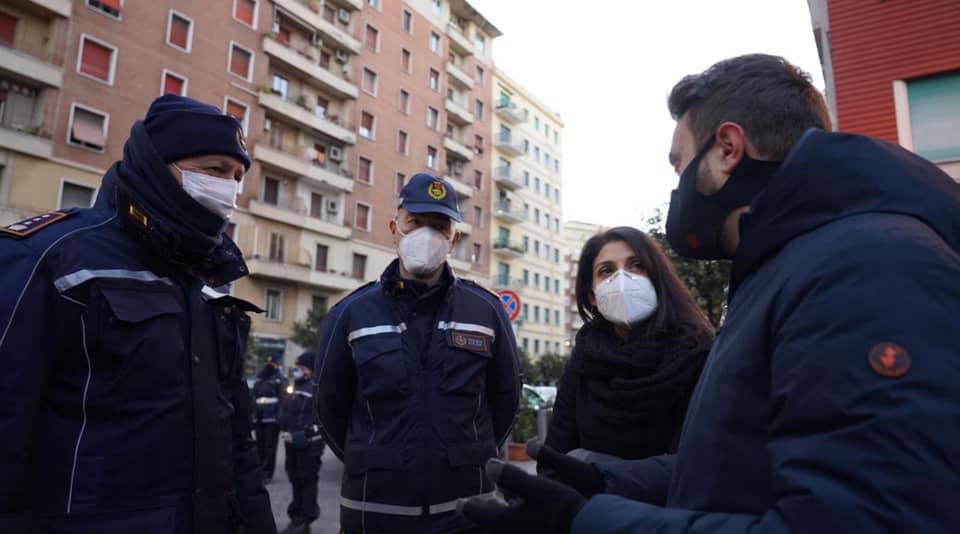 L'assessore Casini con la sindaca Raggi e la polizia locale