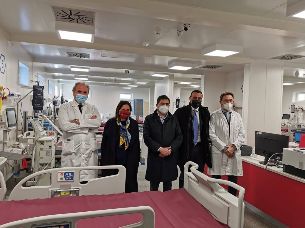Un momento dell'inaugurazione dei 18 nuovi posti letto in terapia intensiva al policlinico Umberto I