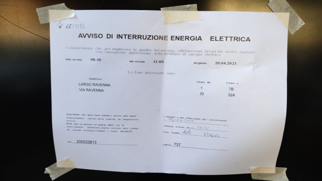 Il cartello di avviso di interruzione dell'energia elettrica