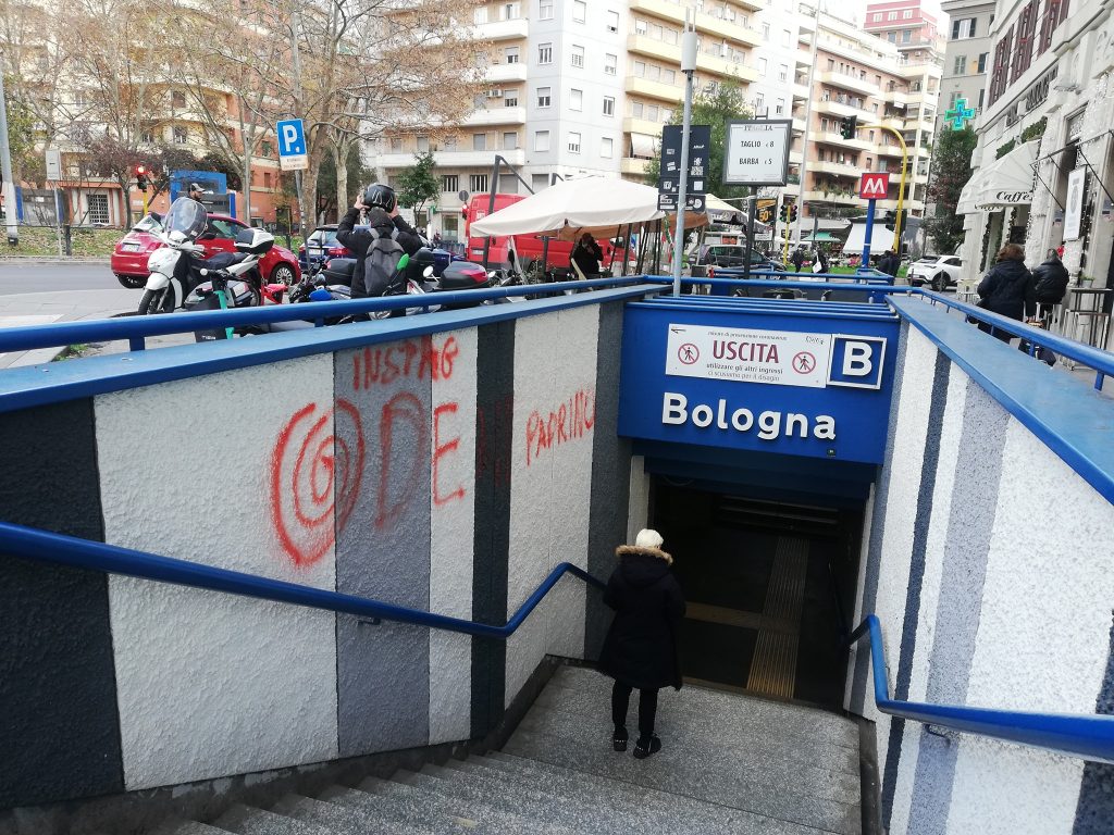 La fermata della metro Bologna (foto di Retake)