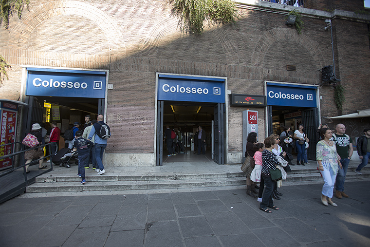 La fermata Colosseo