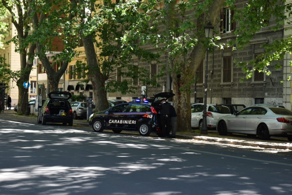 Controlli dei Carabinieri in viale Giulio Cesare. Foto d'archivio