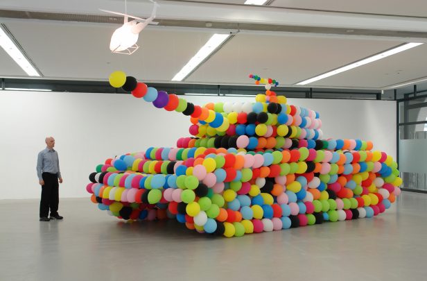 Una delle opere del Balloon Museum