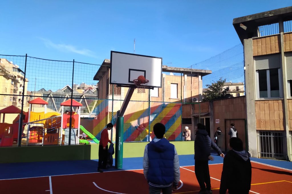 Il campo da basket dell'oratorio San Giuseppe al Trionfale