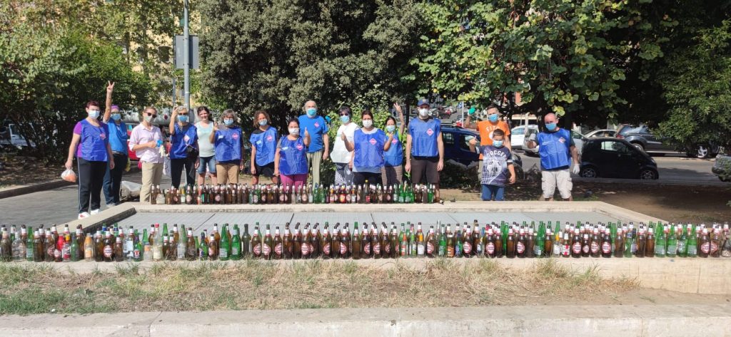 Le bottiglie raccolte da RetakeRoma - Prati alla metro Cipro
