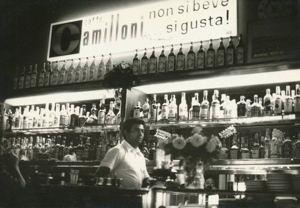 Gianni, uno dei barman del locale