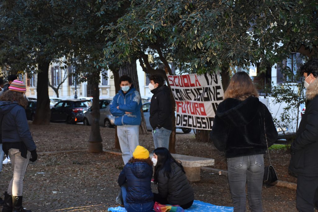 Sit-in del Cantiani in viale Mazzini