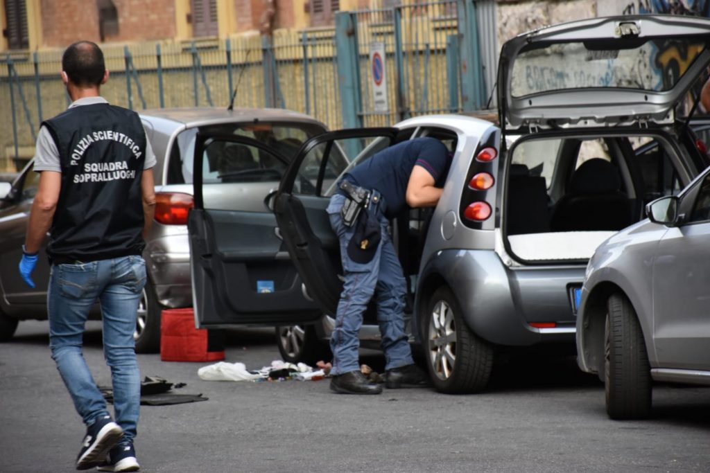 Polizia sul posto in via Tito Speri