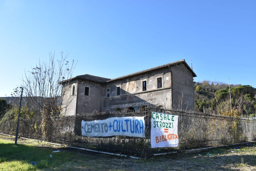Striscioni a casale Strozzi