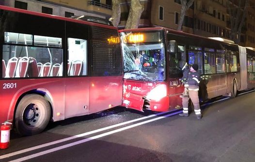 L'intervento dei vigili del fuoco. Foto dalla pagina Facebook Prati in Azione!