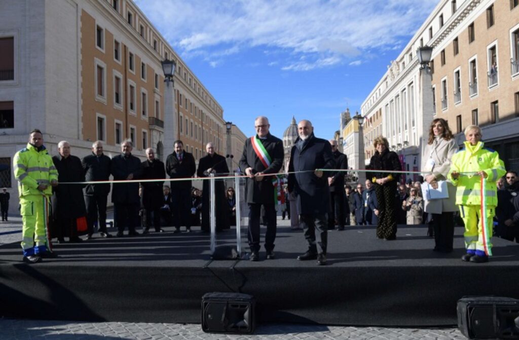 L'inaugurazione della nuova piazza Pia