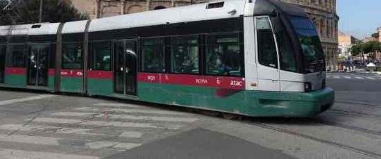 Un tram della città di Roma (foto d'archivio)