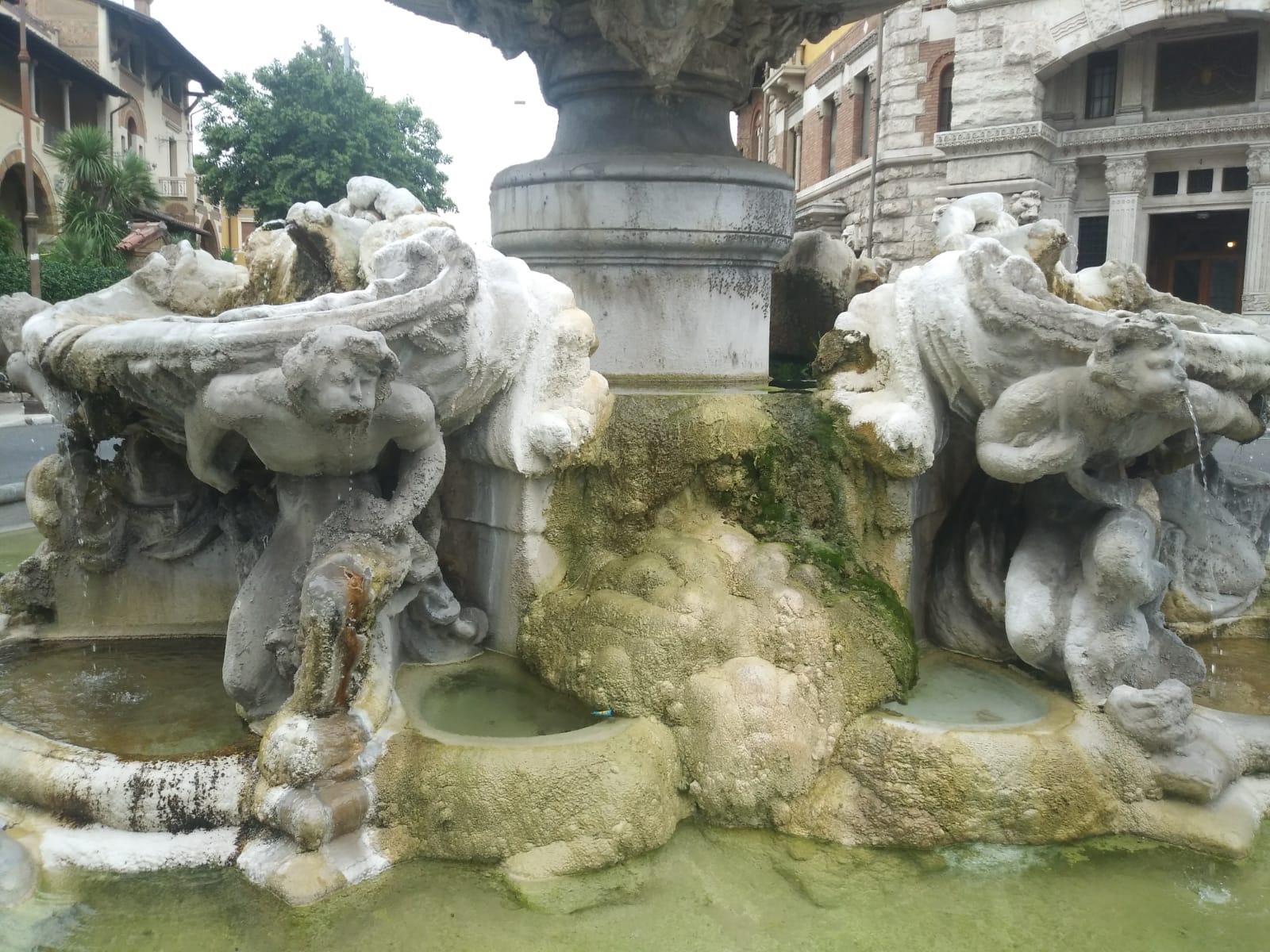 Fontana delle Rane