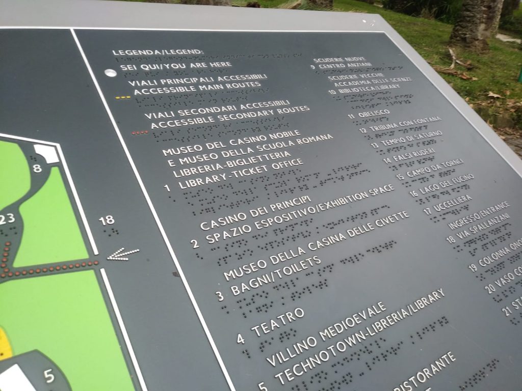 Mappa braille a Villa Torlonia