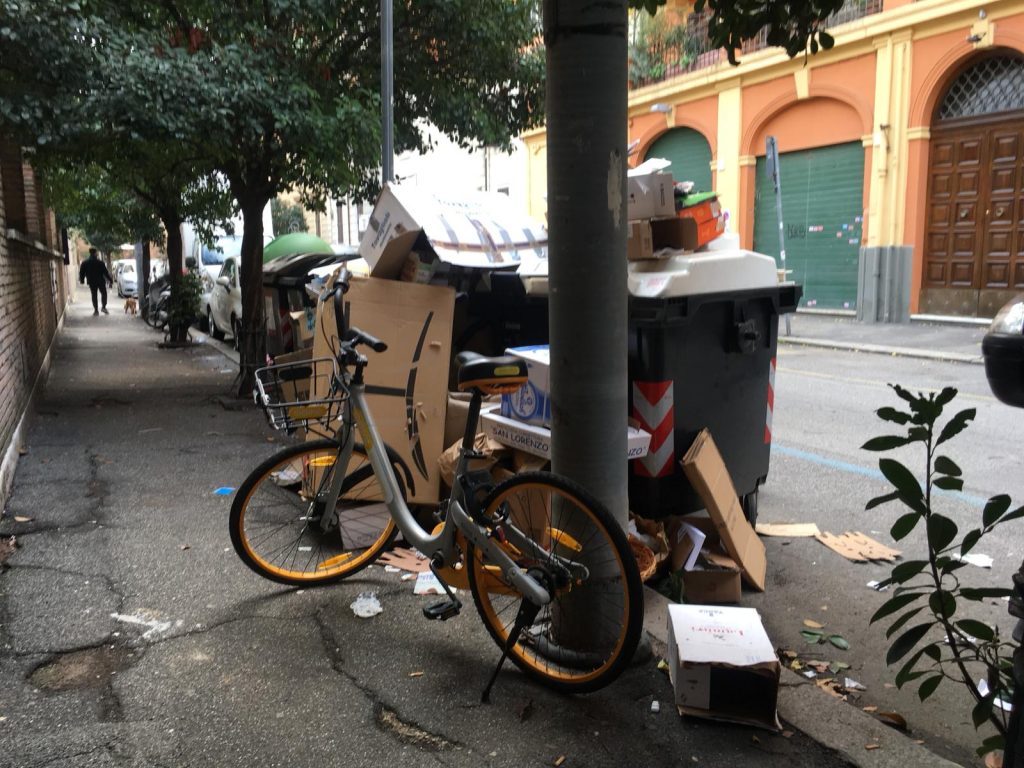 OBike abbandonata in via Tirso