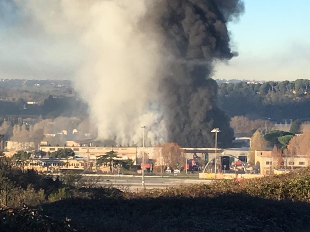 La colonna di fumo vista da Fidene