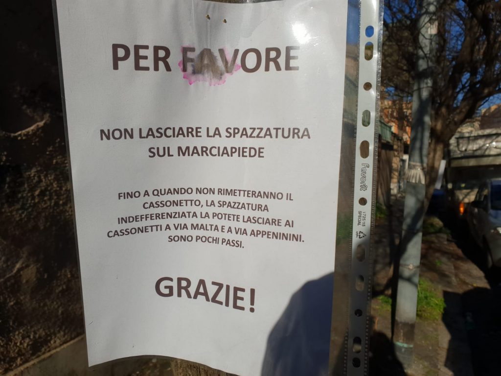 Il messaggio dei residenti in via Zara