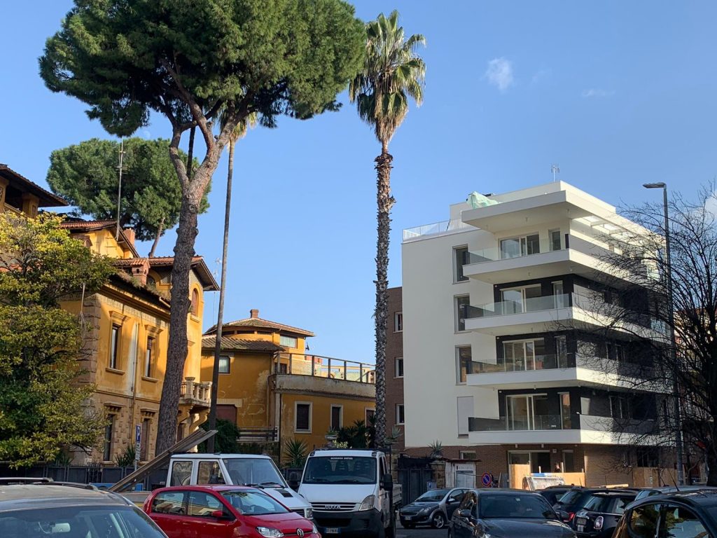 il nuovo edificio costruito sulle ceneri del villino storico di via Ticino 3