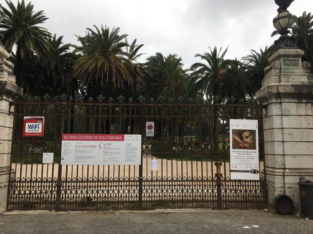 Cancelli chiusi per Coronavirus anche a Villa Torlonia