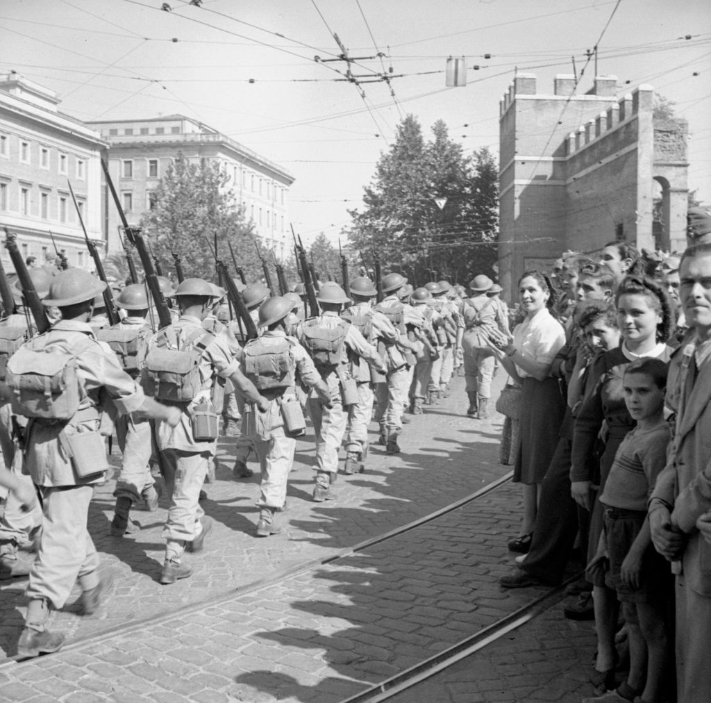 4 giugno 1944. Gli Alleati entrano nel quartiere, dal libro di Typimedia "Come eravamo. Trieste-Salario 1869-1950"
