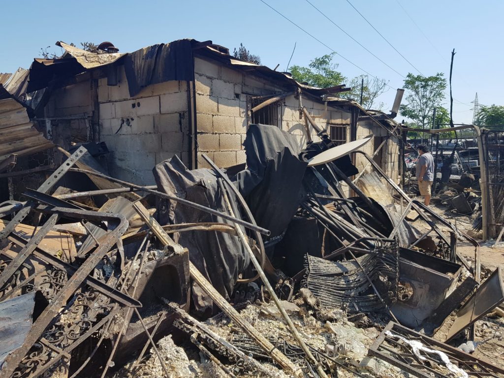 L'insediamento della comunità filippina devastato dalle fiamme