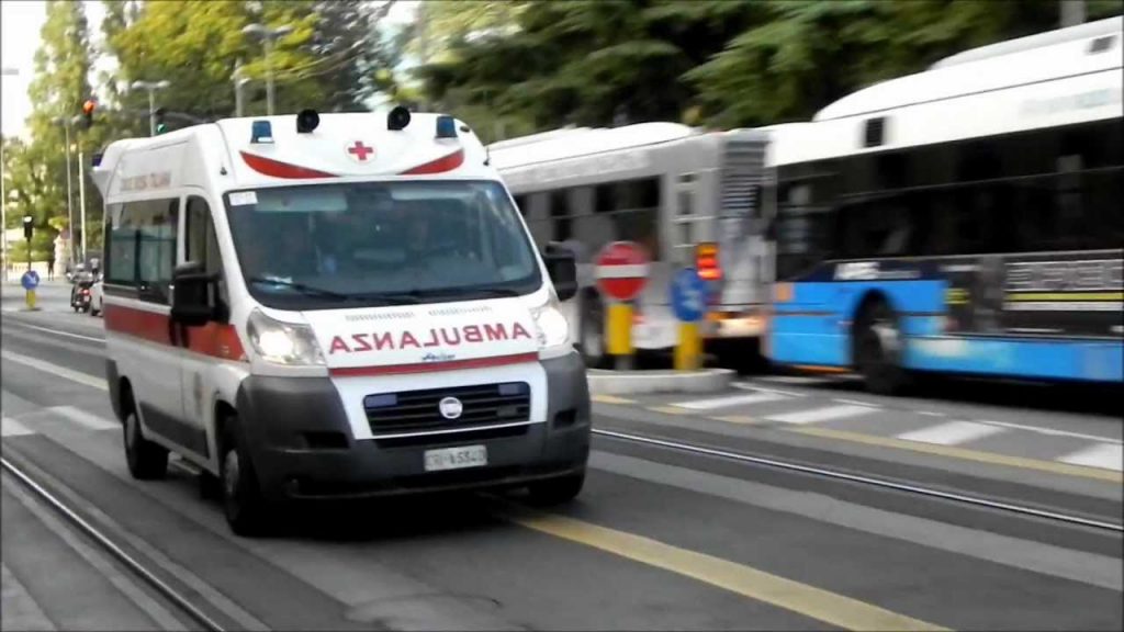 Un'ambulanza