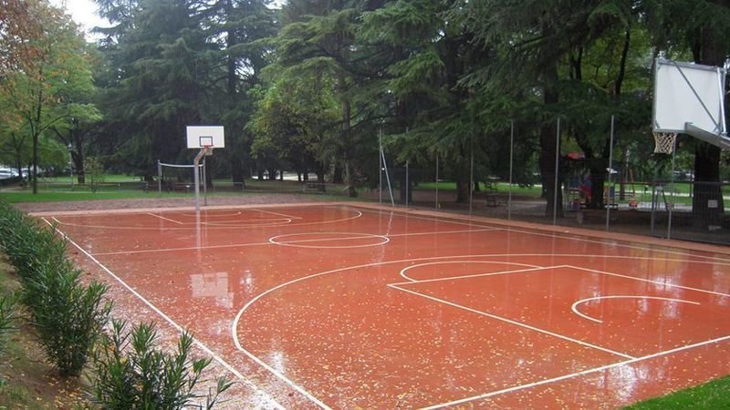 Un campetto di basket