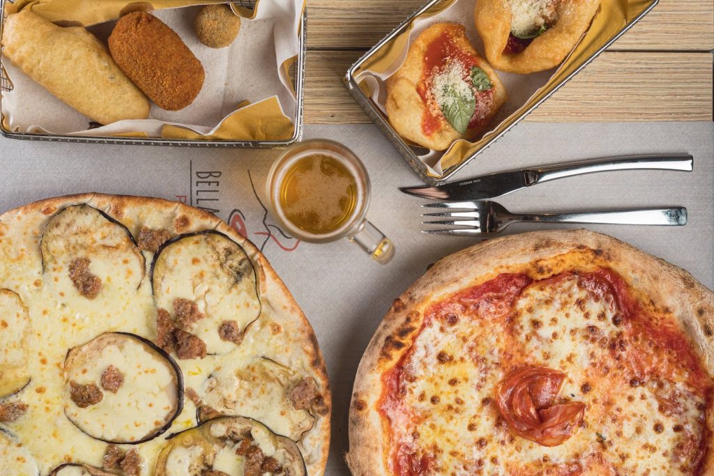 Vi sveliamo le 5 caratteristiche che una vera pizza napoletana deve avere e dove gustarla nel nostro quartiere