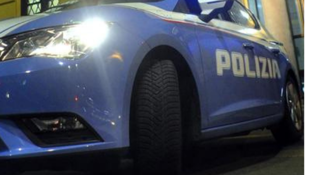 Una volante della polizia