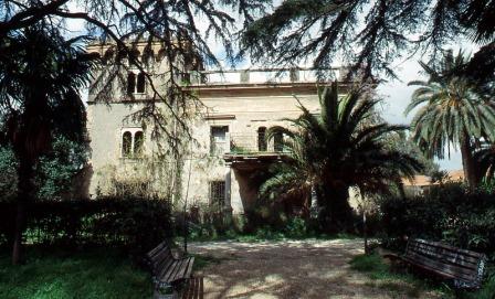 Villa Flora abbandonata