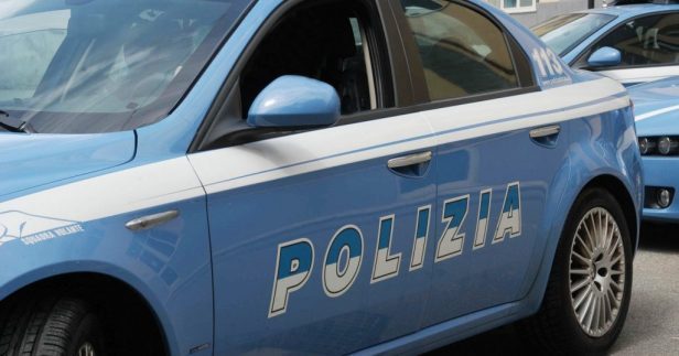 Una volante della Polizia